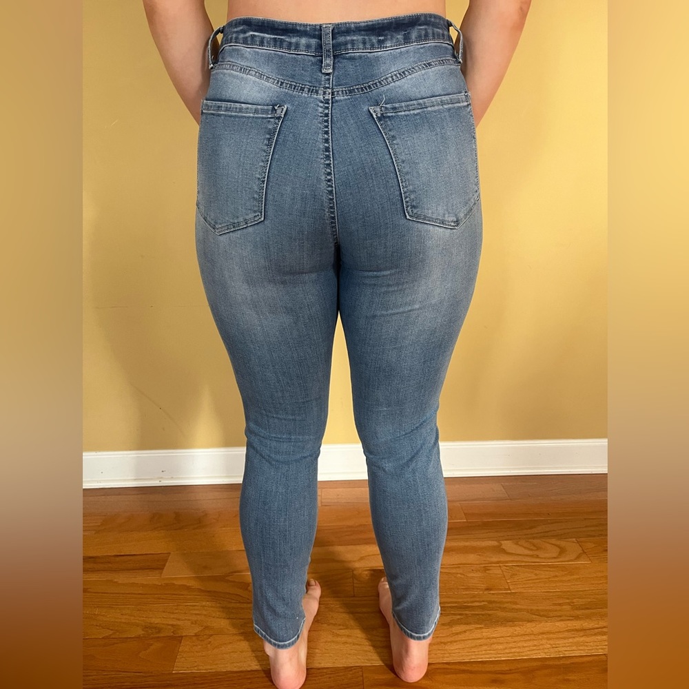 Jeans - Picture 3 of 4